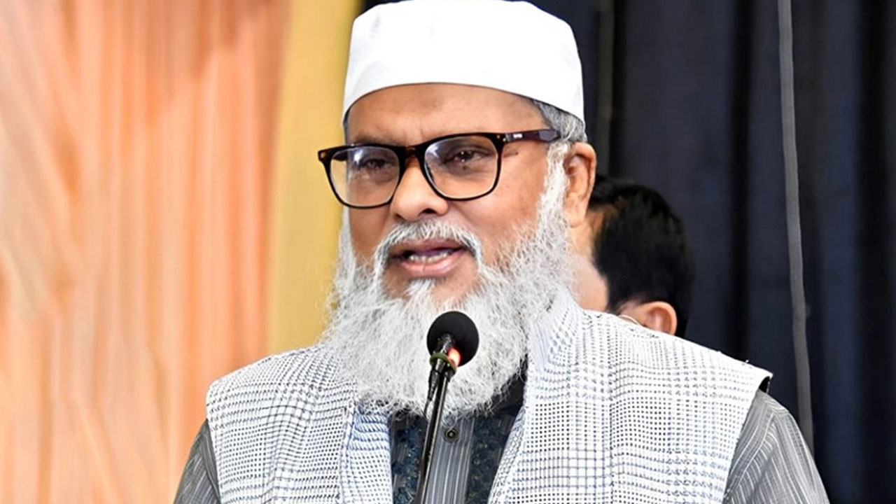 চিকিৎসায় ৮২ লাখ টাকা খরচের ব্যাখ্যা দিলেন সাবেক ধর্ম উপদেষ্টা