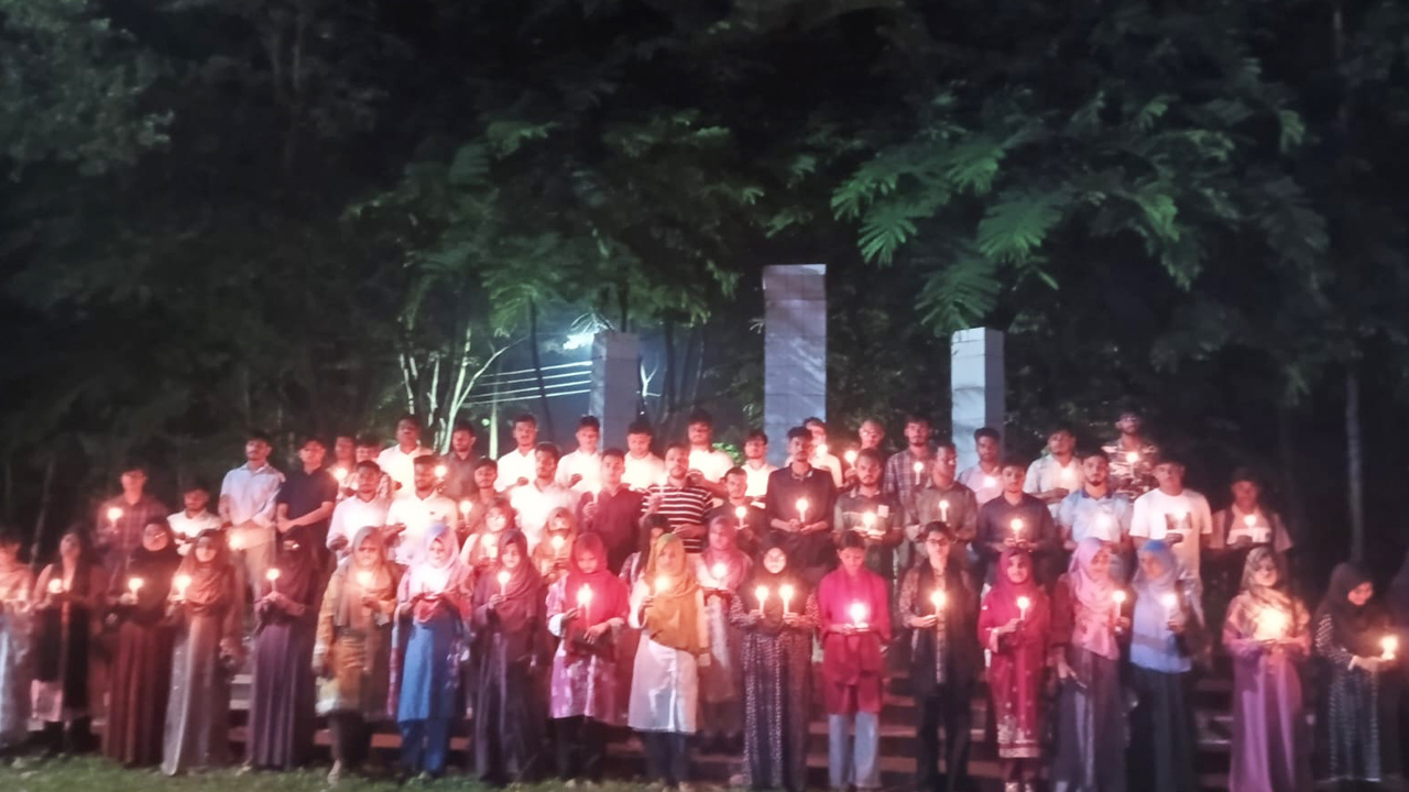 জুলাই গণঅভ্যুত্থানে শহীদদের স্মরণে বেরোবি ছাত্রদলের মোমবাতি প্রজ্বালন