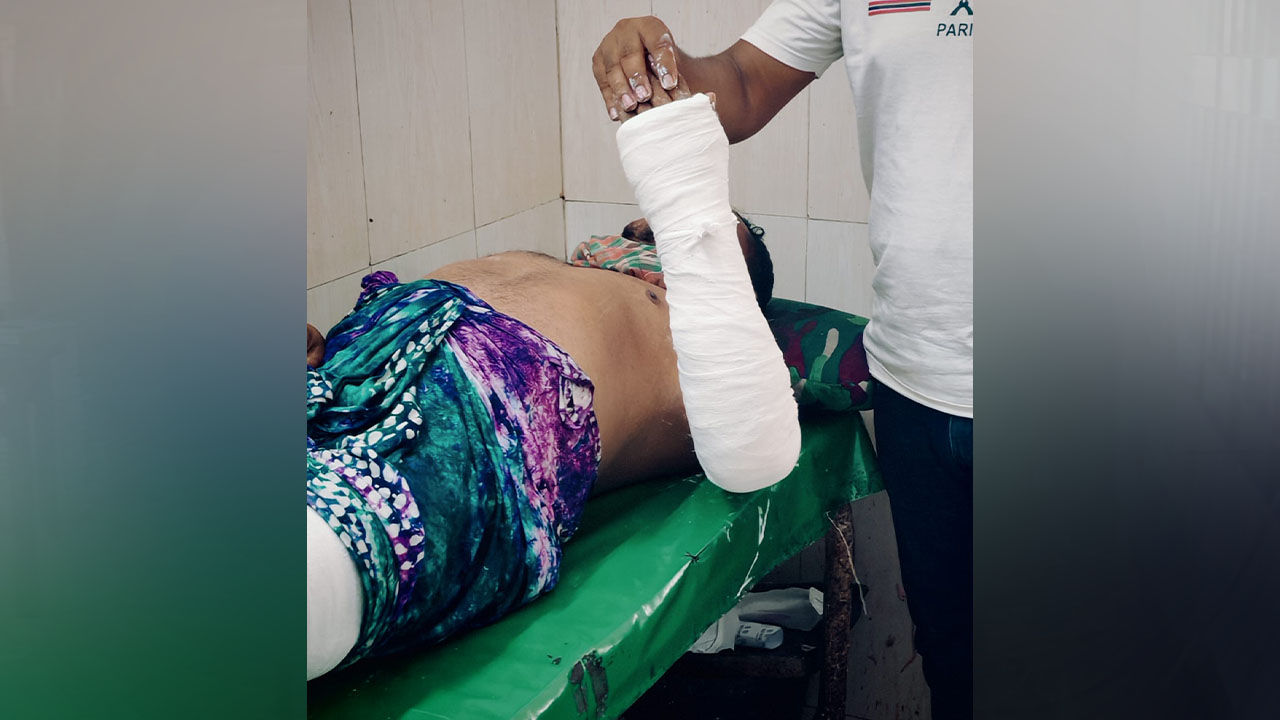 চাঁদা না পেয়ে ব্যবসায়ীর হাত-পা ভেঙে দিলেন শ্রমিক দল নেতা