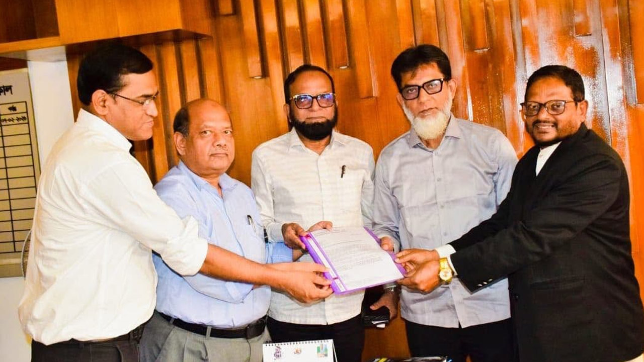রেল প্রতিমন্ত্রীর কাছে ৬ দফা দাবি জানাল চাঁপাইনবাবগঞ্জ জেলা সমিতির 