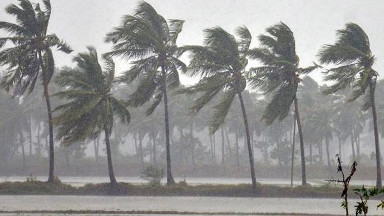রাতের মধ্যে ঢাকাসহ ২০ জেলায় ঝড়ের শঙ্কা