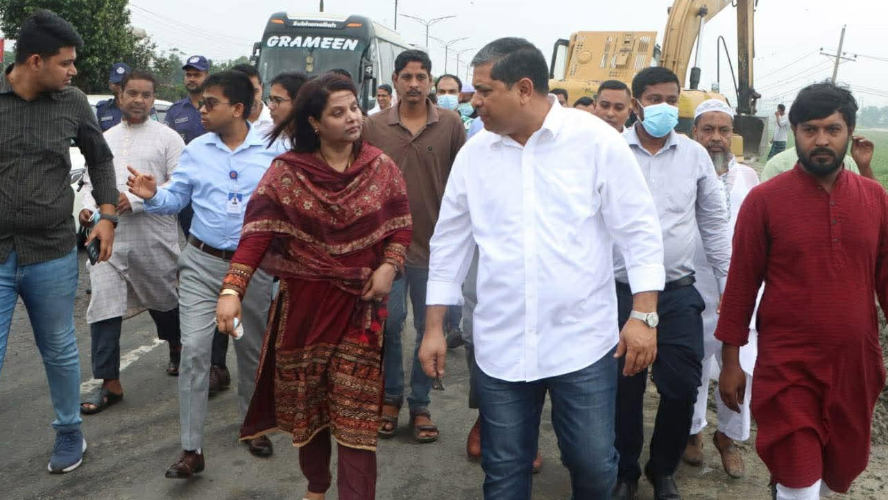 ২০ বছর পর ‘প্রাণ ফিরে’ পাচ্ছে আমিনবাজার-হেমায়েতপুর সড়ক