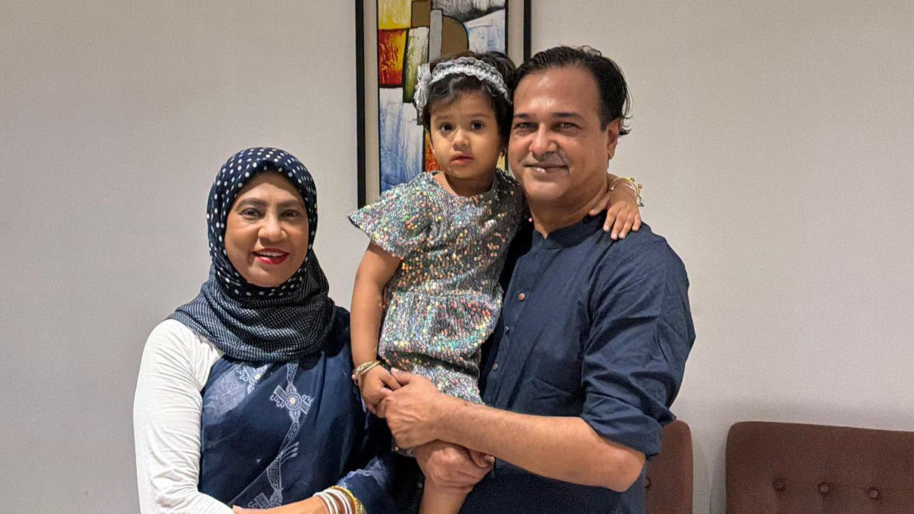 আমি আমার পরিবার নিয়ে নিজের মতো সন্তুষ্ট আছি: আসিফ আকবর