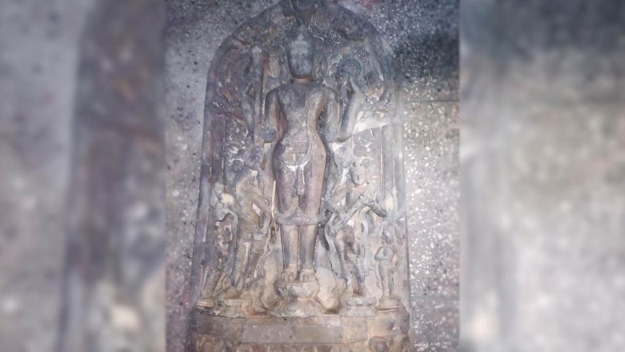 ঠাকুরগাঁওয়ে ৩ কোটি ৪৫ লাখ টাকার বিষ্ণুমূর্তি উদ্ধার