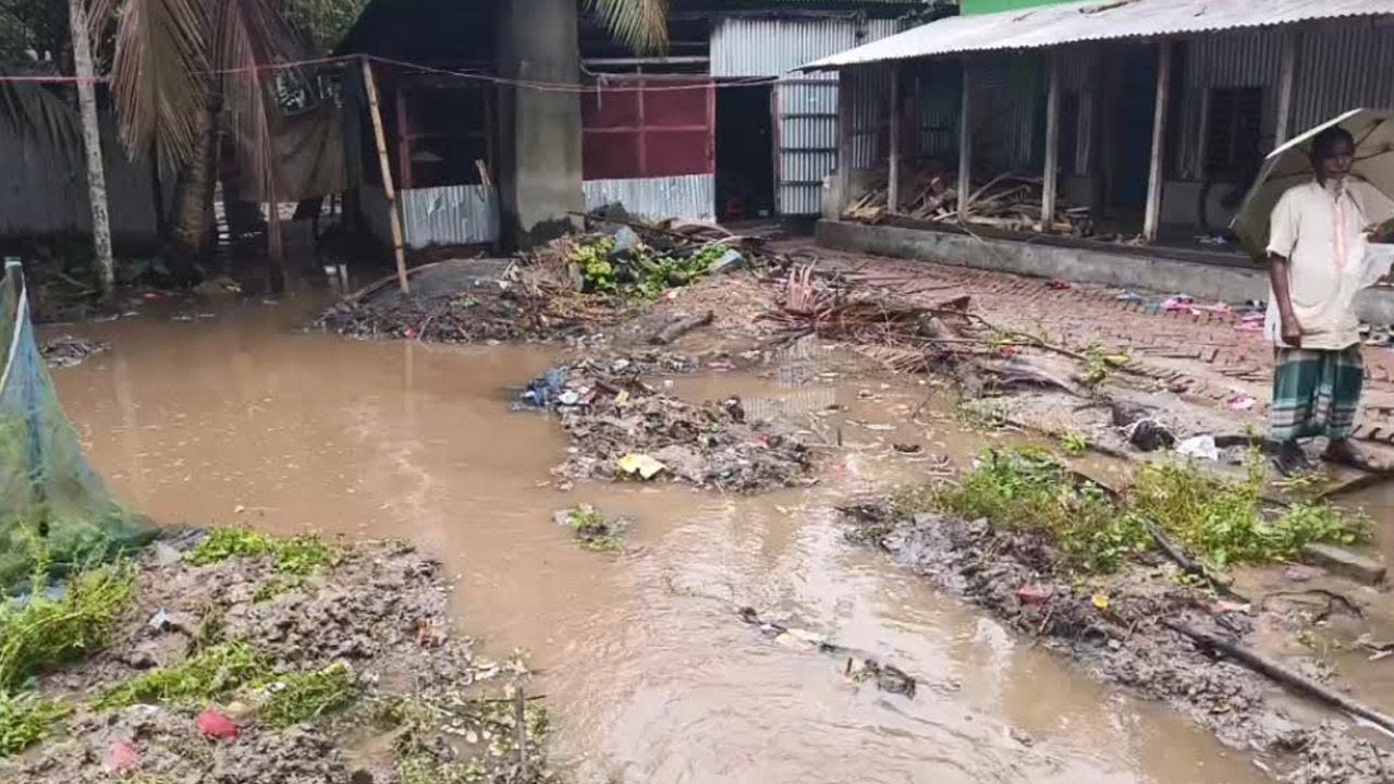 এশিয়া পোস্টের সংবাদে টুঙ্গিপাড়ায় বর্নি মাদ্রাসার জলাবদ্ধতা নিরসনের উদ্যোগ