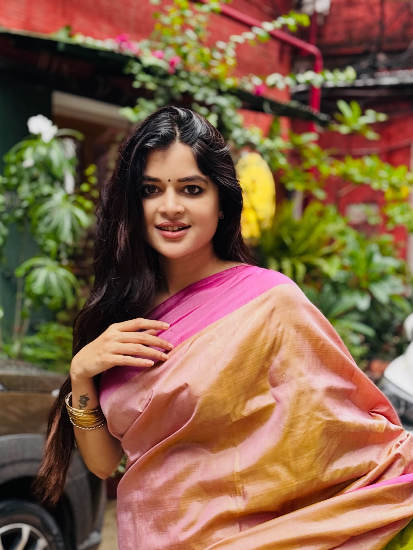 ছবি: অভিনেত্রীর ফেসবুক পেজ থেকে