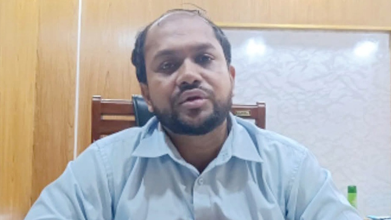 পছন্দের ঠিকাদারকে কাজ দিতে এমপির নির্দেশ, বরগুনায় প্রকৌশলীর অডিও ফাঁস