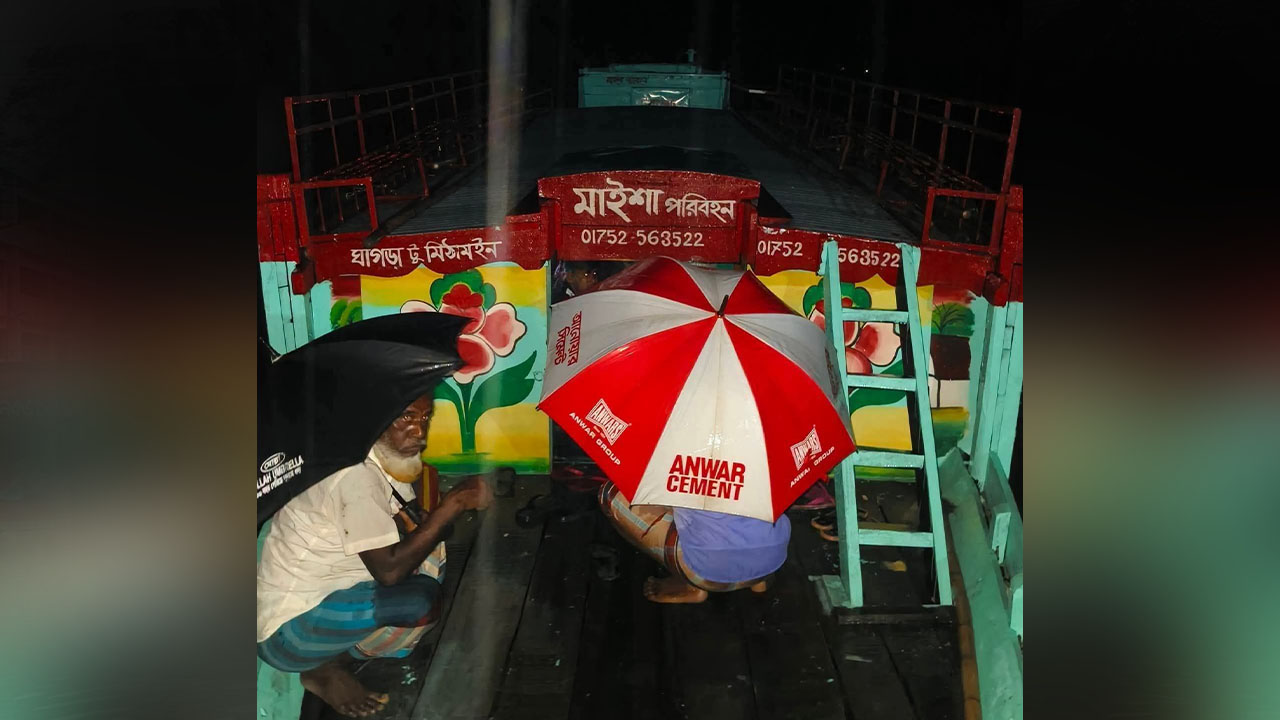 কিশোরগঞ্জে হাওরে লাশবাহী নৌকায় ডাকাতি
