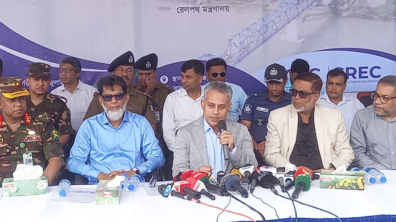 পদ্মা রেলসেতুর পিলারের পাশের মাটি অপসারণ প্রকল্পের অংশ: সেতুমন্ত্রী