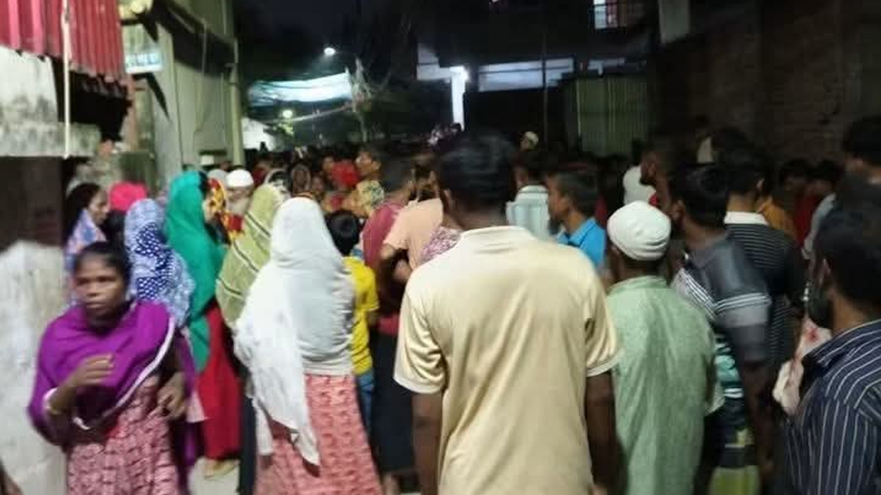 পরকীয়া সন্দেহে স্ত্রীকে গলাকেটে হত্যা, জনতার হাতে আটক স্বামী