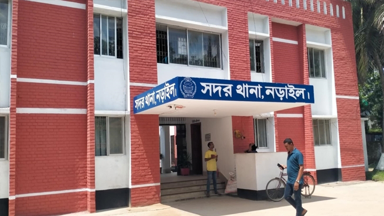 তথ্য না পেয়ে মৎস্য কর্মকর্তাকে পেটানোর অভিযোগ