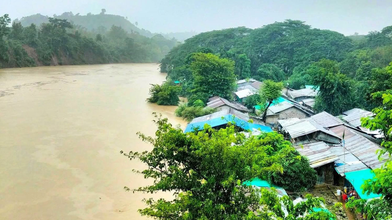 বান্দরবানে বন্যা পরিস্থিতির অবনতি