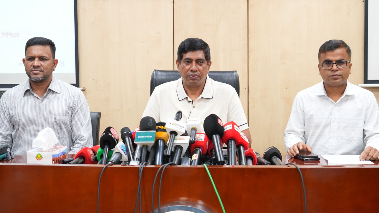 সুখরঞ্জনকে ট্রাইব্যুনাল এলাকা থেকে অপহরণে জড়িত এএসপি ফজলু: ডিবি