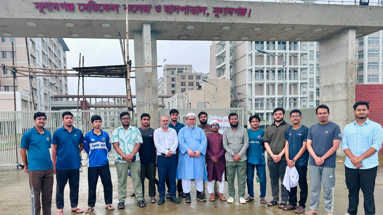 ২১ দিন পর আন্দোলন প্রত্যাহার সুমেক শিক্ষার্থীদের, কাটল অচলাবস্থা
