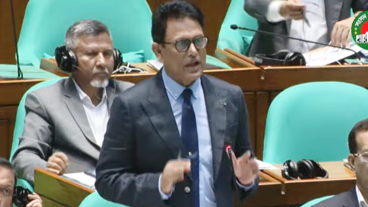 এইচএসসি পরীক্ষা কেন বন্ধ হয়নি, সংসদে জানালেন শিক্ষামন্ত্রী