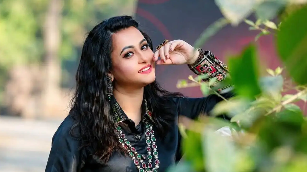 খলচরিত্রে অভিনয় করতে চান পূর্ণিমা