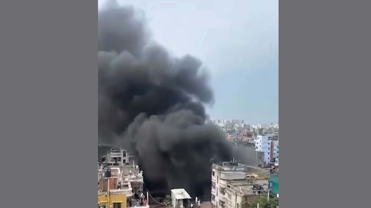 কামরাঙ্গীরচরে জুতার কারখানার আগুন নিয়ন্ত্রণে