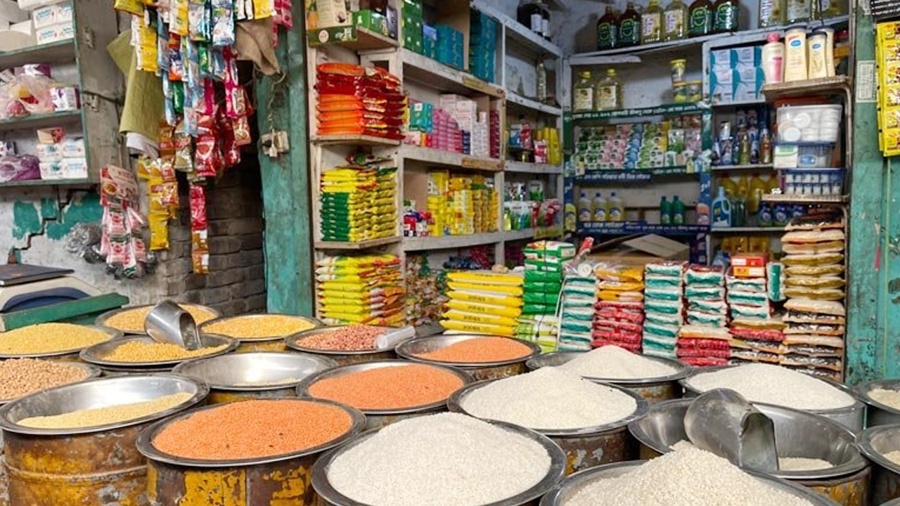 ভ্যাটের আওতায় আসছে মুদি দোকান ও বিউটি পার্লার