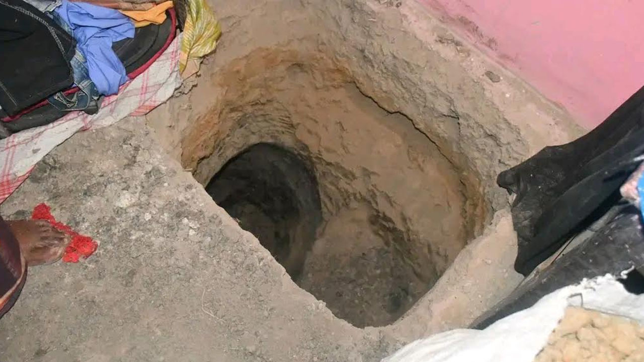 বাবাকে জীবন্ত মাটিচাপা দিতে ঘরে কবর খোঁড়ার অভিযোগ