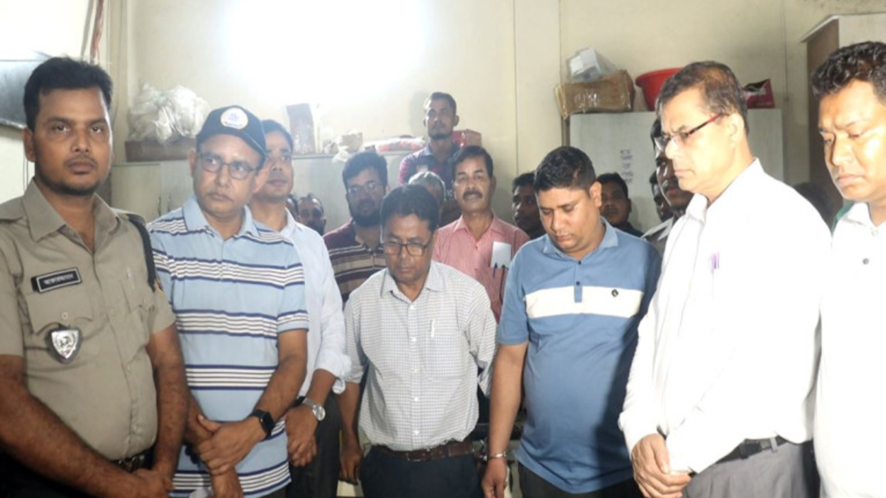 কুরিয়ারে আনা ১৬ হাজার নেশাজাতীয় ট্যাবলেটসহ দুজন আটক
