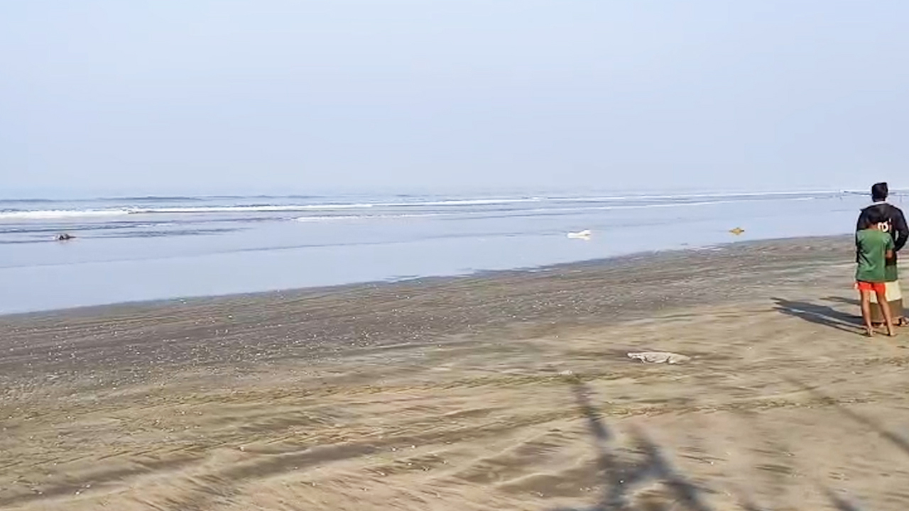 টেকনাফে ভেসে এল তিন নারীর মরদেহ