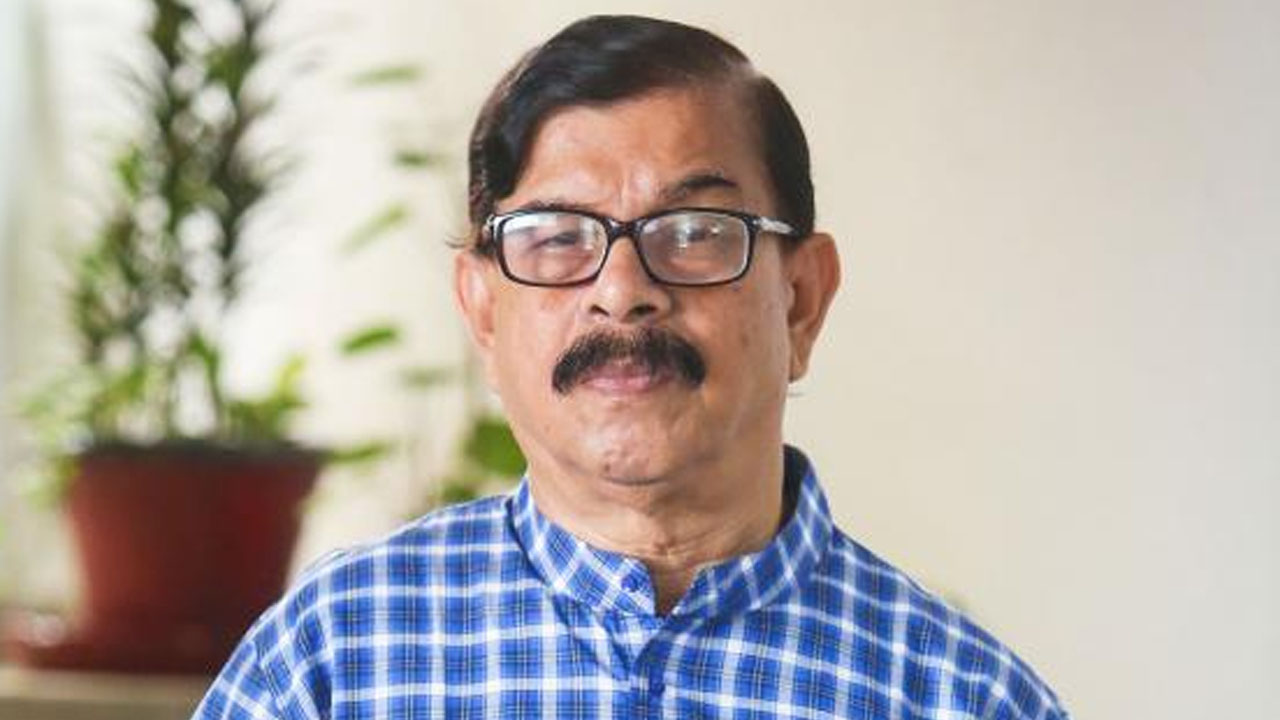 সরকারকে বন্যাদুর্গত মানুষের পাশে দাঁড়ানোর আহ্বান মান্নার