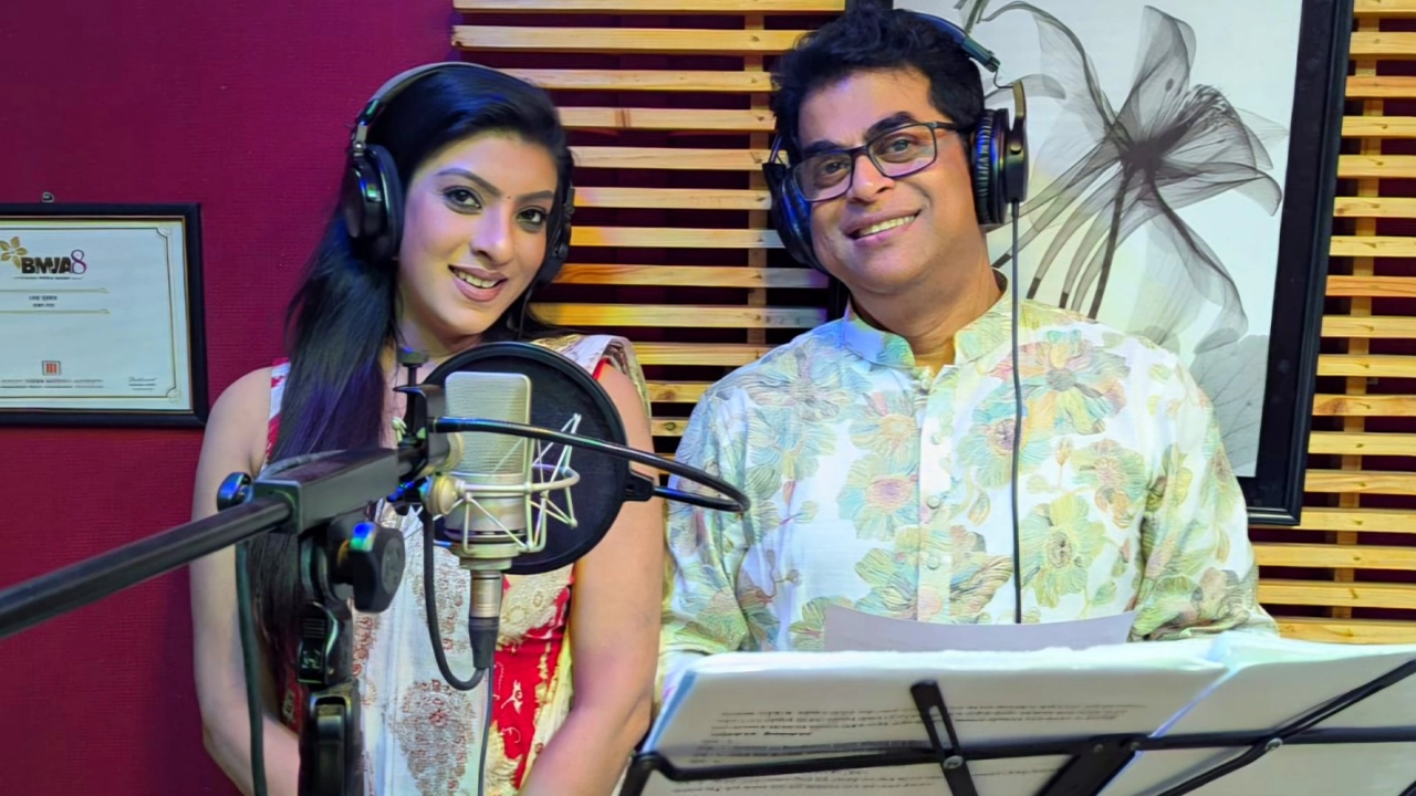 মৌয়ের কবিতায় বিপ্লব সাহার গান