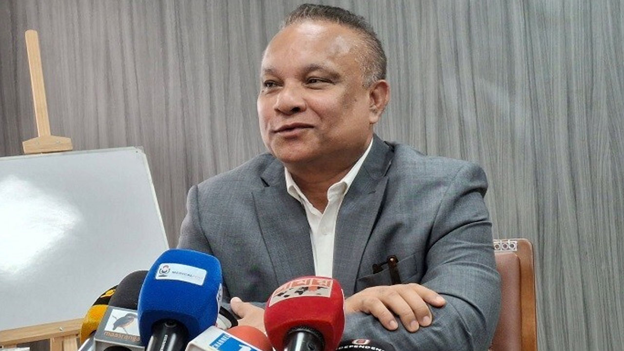 ১ লাখ স্বাস্থ্যকর্মী ও ২৫ হাজার ধাত্রী নিয়োগ দেবে সরকার