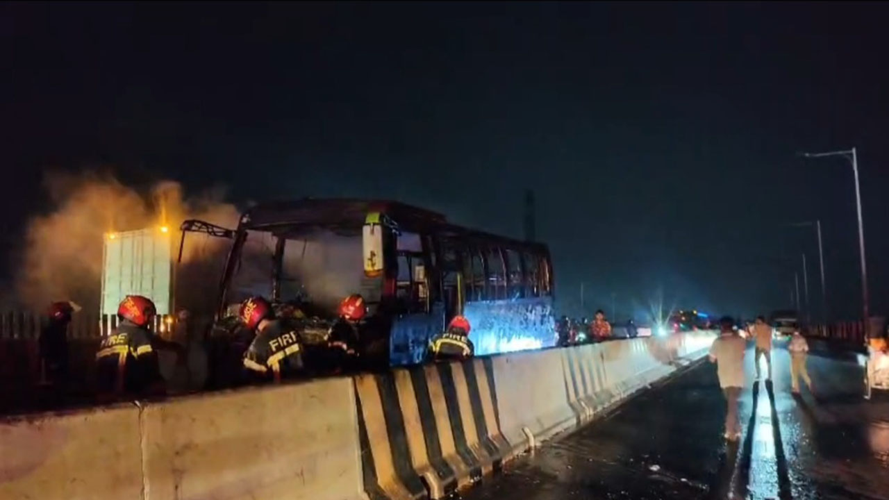 expressway bus fire