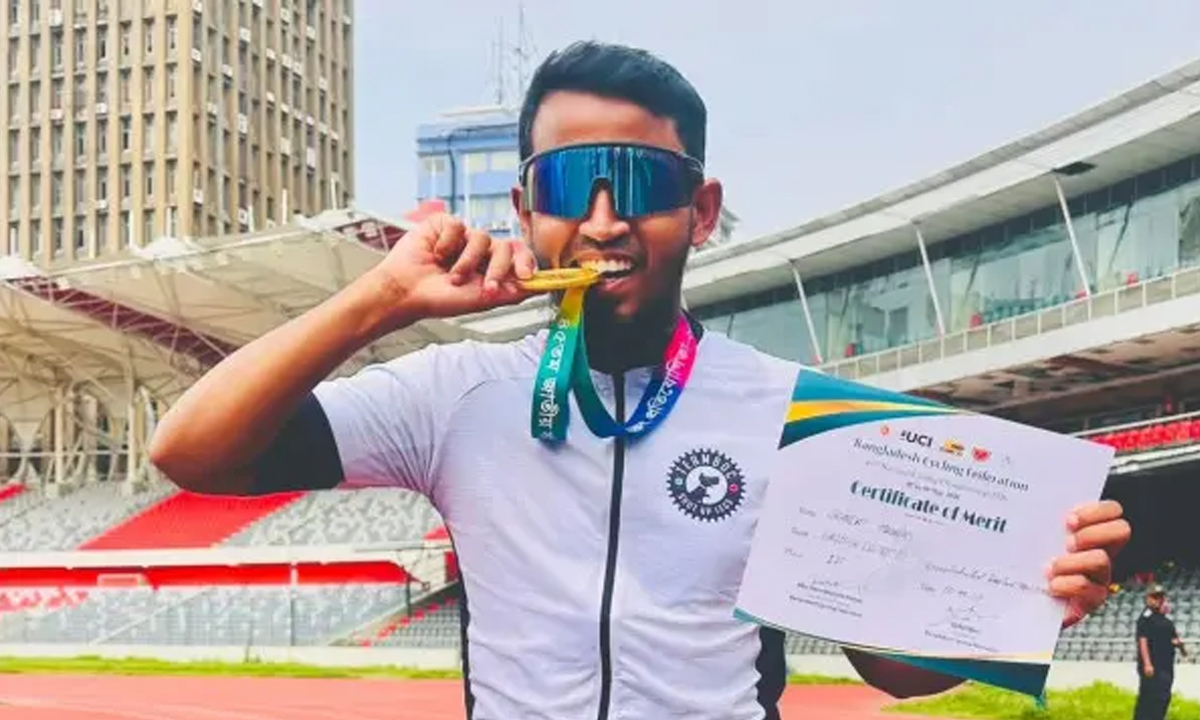 দেশের সাইক্লিং জগতে সাহাদাত হোসাইনের ধারাবাহিক সাফল্য