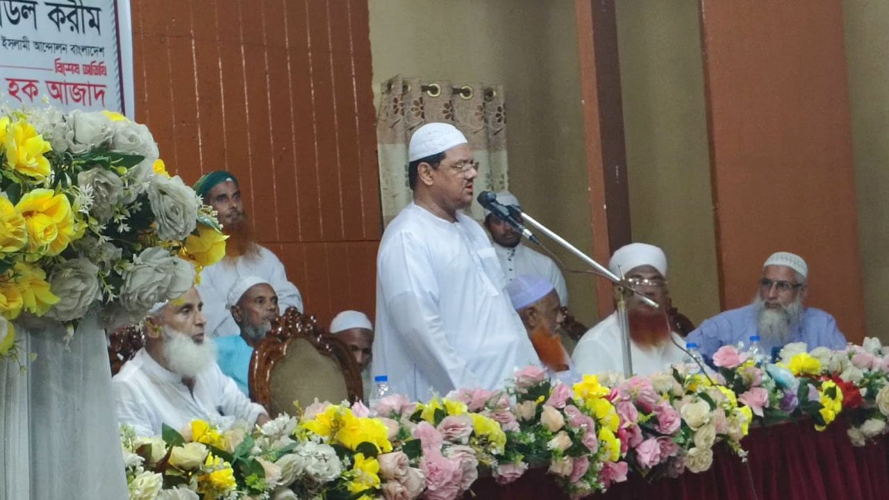 চট্টগ্রামের বন্যা পরিস্থিতির জন্য সরকারই দায়ী: চরমোনাই পীর