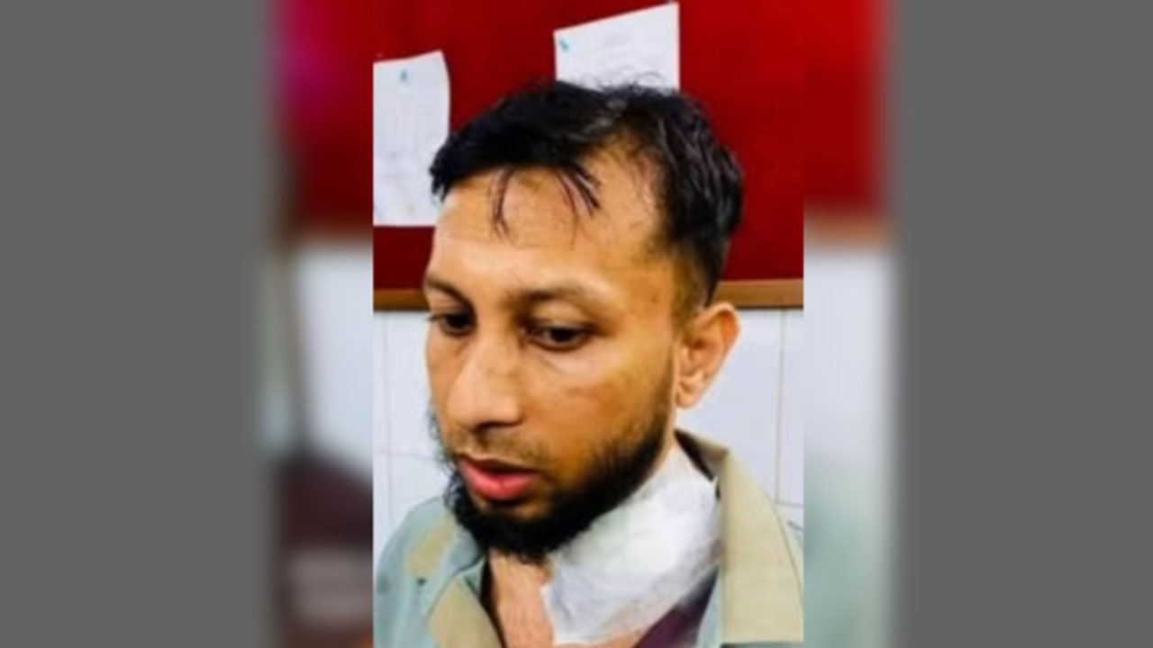 আড়াইহাজারে ১৪ ভরি স্বর্ণ ডাকাতি, এসিল্যান্ডসহ ছয়জনকে কুপিয়ে জখম