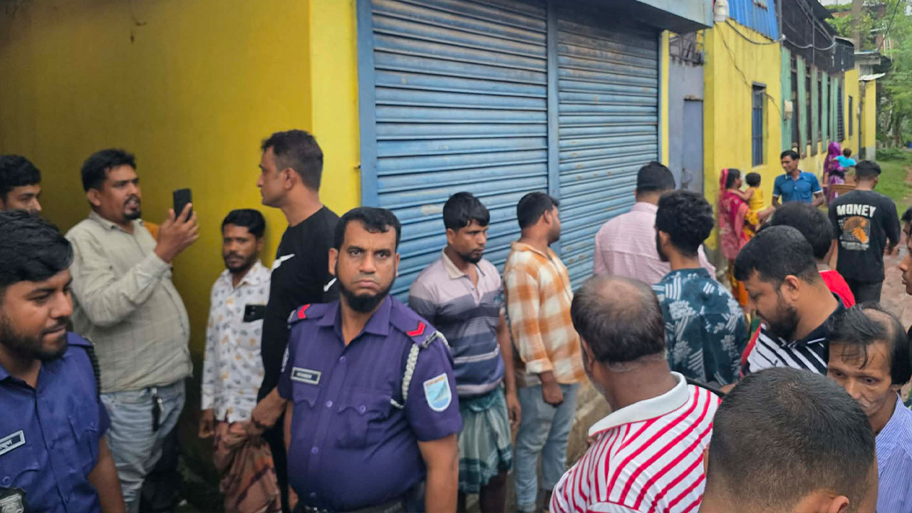 আশুলিয়ায় ককটেল বানাতে গিয়ে বিস্ফোরণে যুবকের কবজি বিচ্ছিন্ন