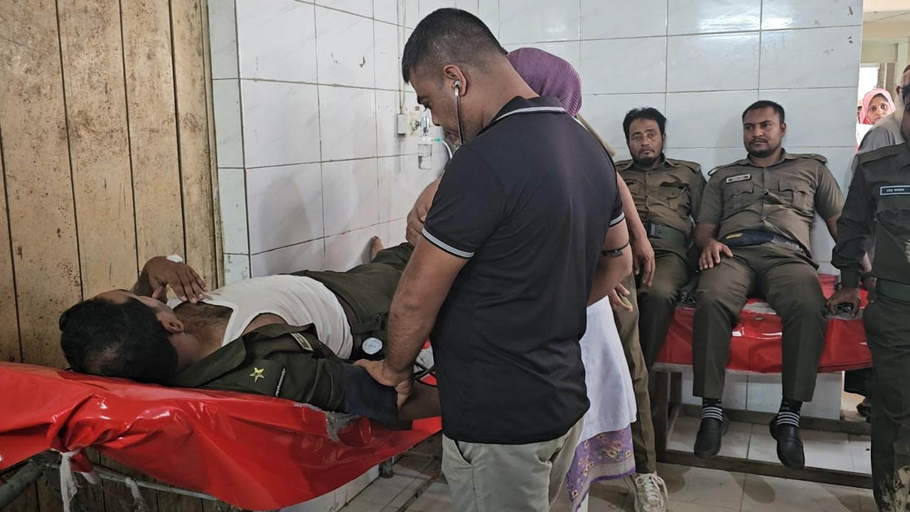 গাজীপুরে বনকর্মীদের ওপর দখলদারদের হামলা, রেঞ্জ কর্মকর্তাসহ আহত ১৬