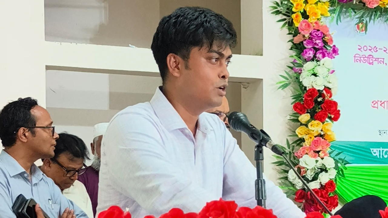 তিন মিনিটের বক্তব্যে মন্ত্রীকে ৮৬ বার ‘স্যার’ সম্বোধন কৃষি কর্মকর্তার