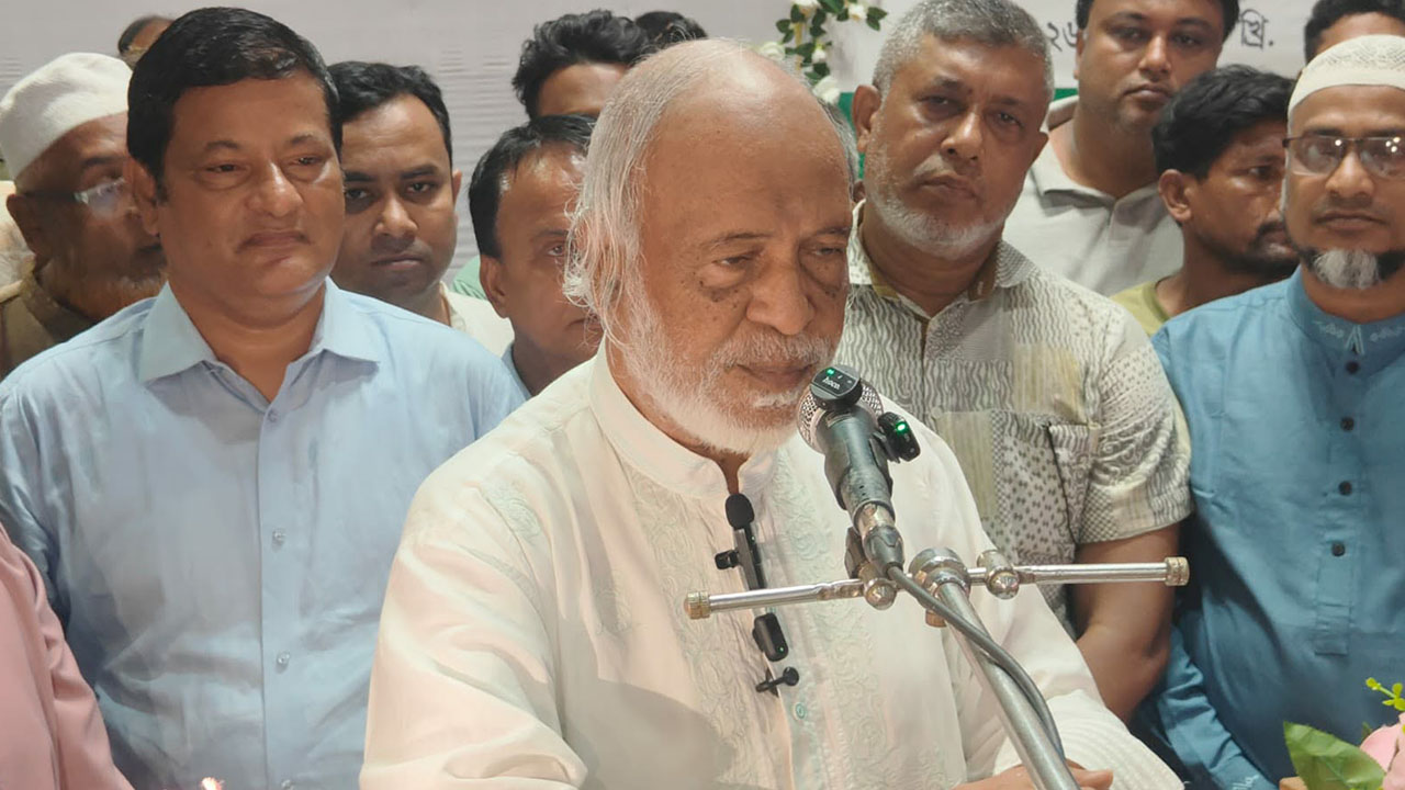 প্রশাসন দলের না, দেশের হয়ে কাজ করবে: মঈন খান