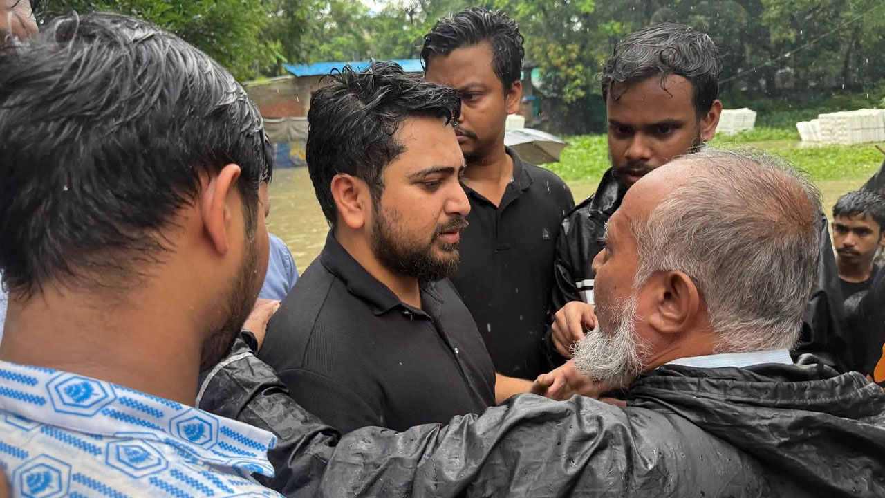 সংকটময় মুহূর্তে সরকারের কার্যকর ভূমিকা নেই: নাহিদ ইসলাম