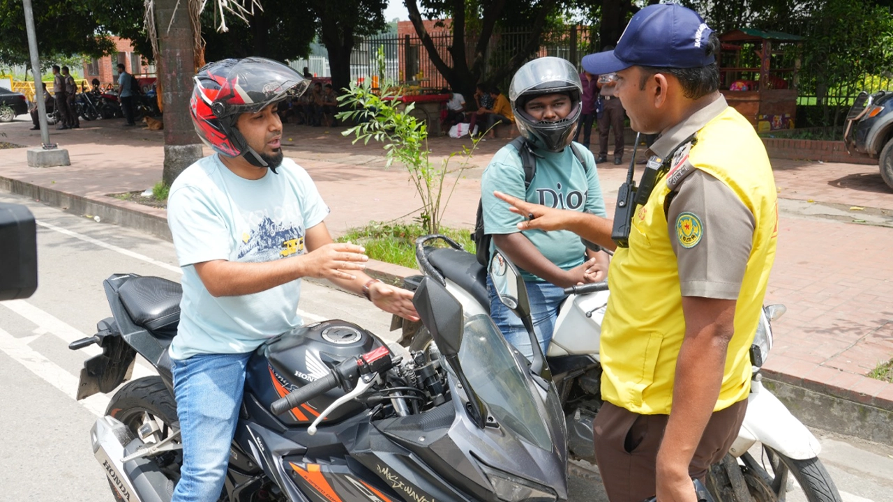অবৈধ হাইড্রোলিক হর্ন ও হুটারের বিরুদ্ধে অভিযান
