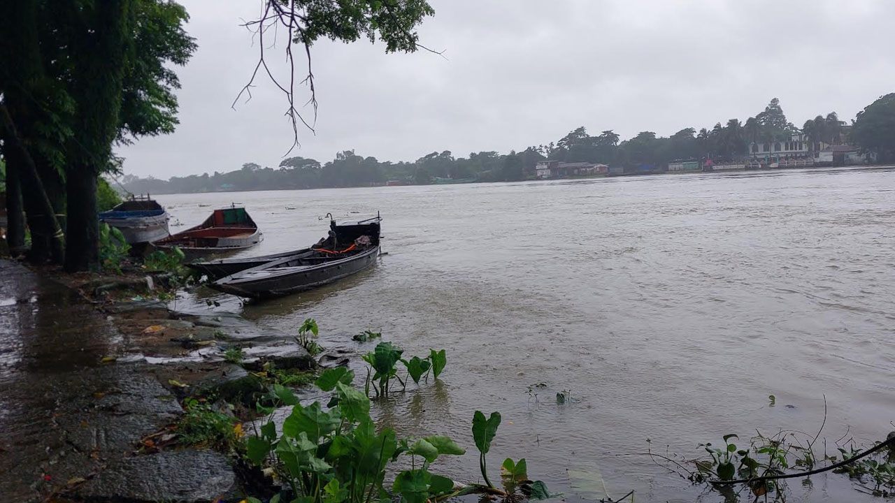 সুনামগঞ্জে বাড়ছে নদীর পানি, বন্যার শঙ্কা