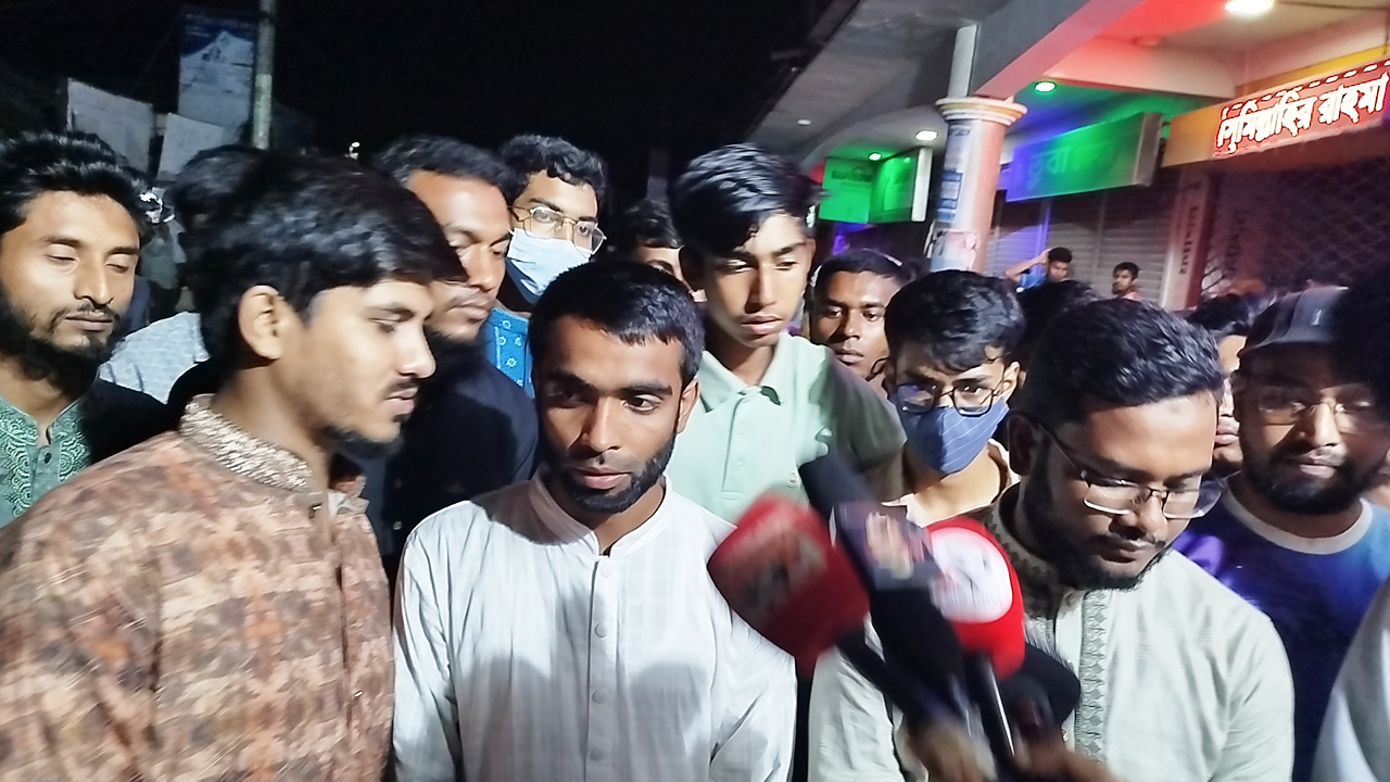 শিবির নেতার খুনীদের গ্রেপ্তার দাবিতে থানা ঘেরাওয়ের আল্টিমেটাম