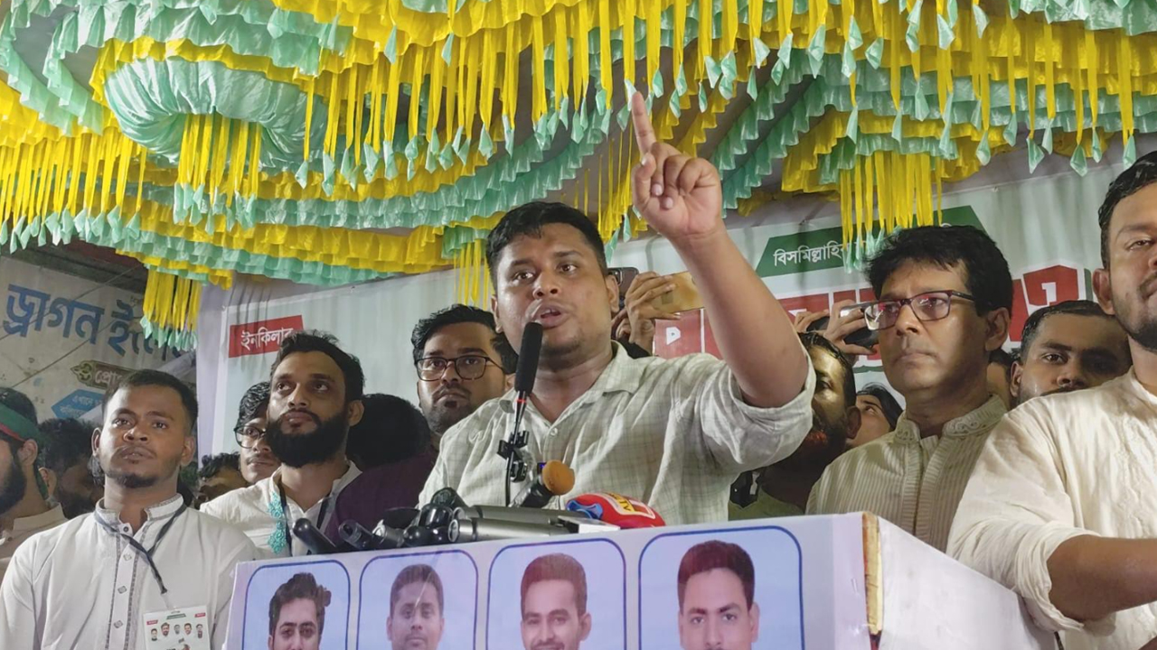 রাজনীতিটাকে দুর্বৃত্তের হাত থেকে মুক্ত করতে হবে: হাসনাত আবদুল্লাহ