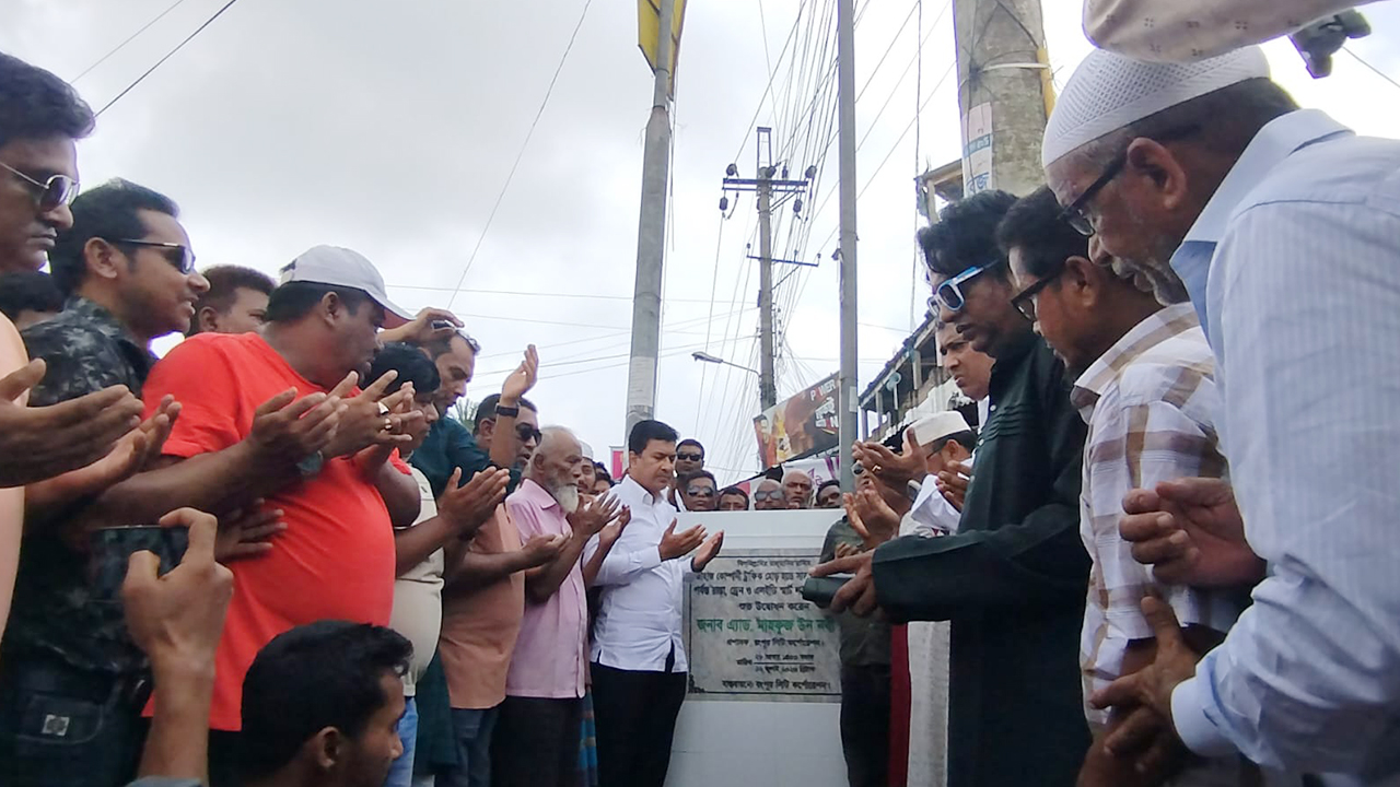 অবশেষে রংপুরের সেই ভাঙা সড়ক মেরামতের কাজ শুরু