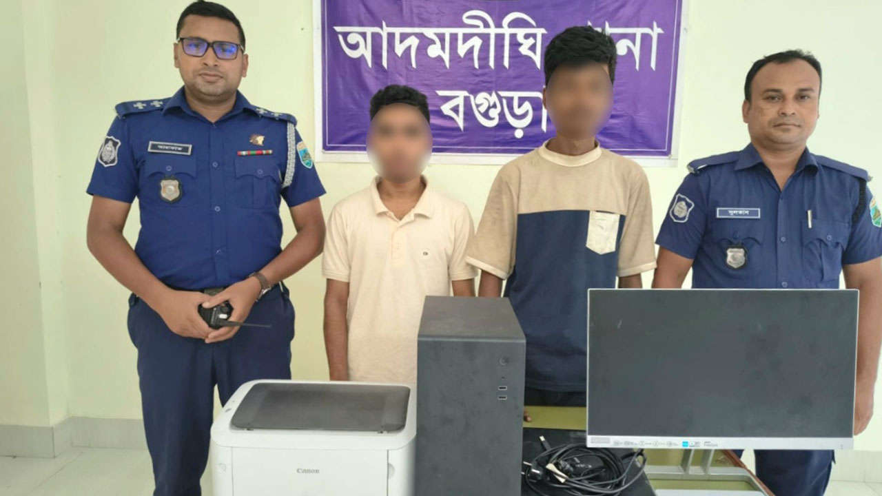 বগুড়ায় শিক্ষা অফিসের জানালা ভেঙে চুরি, গ্রেপ্তার দুই তরুণ