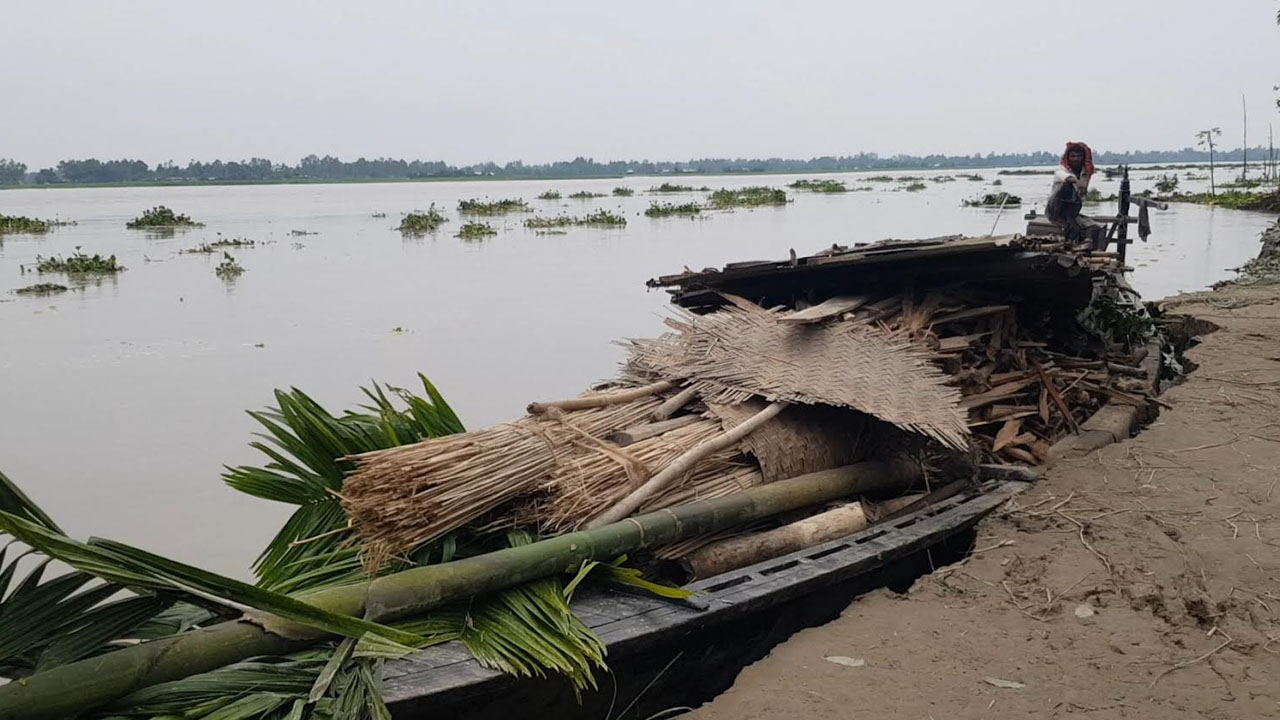 কুড়িগ্রামে তীব্র নদীভাঙন, বন্যার শঙ্কা