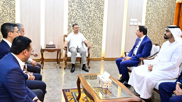 প্রধানমন্ত্রীর সঙ্গে ডিপি ওয়ার্ল্ড চেয়ারম্যানের সাক্ষাৎ
