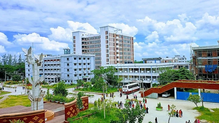 পাবিপ্রবিতে ছাত্রীকে র্যাগিংয়ের অভিযোগ, ব্যবস্থা নিতে বিভাগে আবেদন