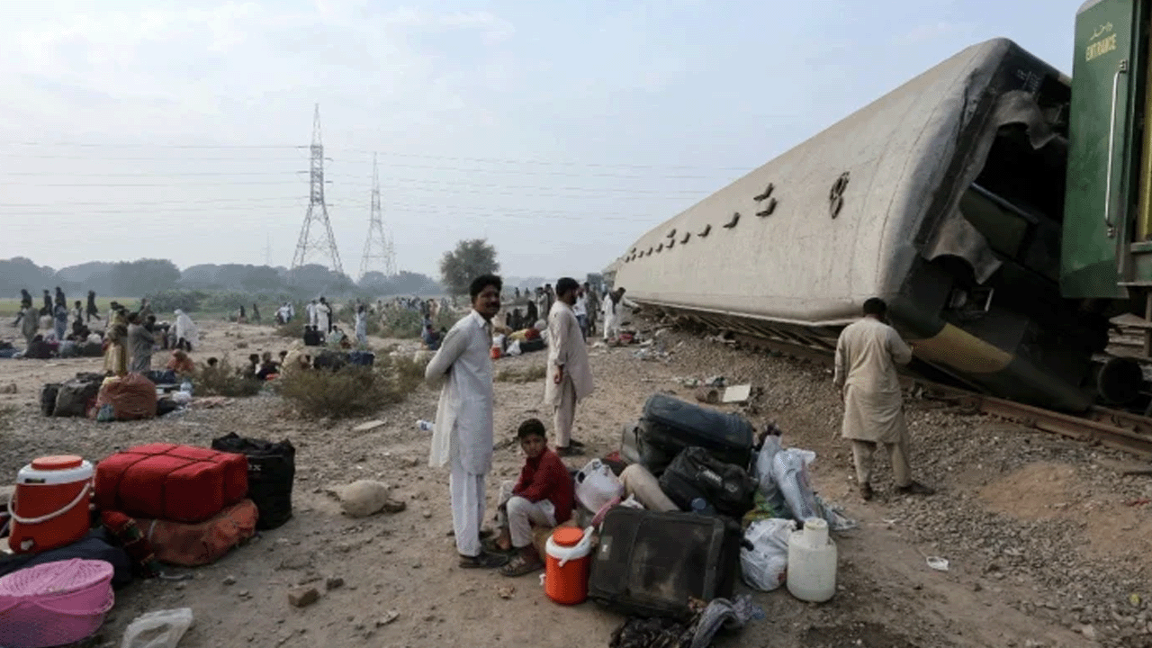 Pakistan Train Accident
