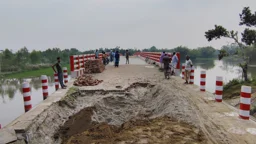 ৬ কোটির সেতুর সংযোগ সড়কে দুই মাসেই ধস