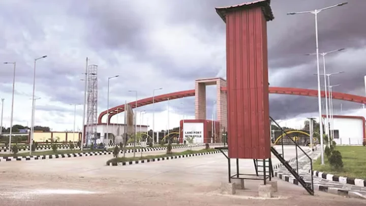 সীমান্তে বাংলাদেশি হেনস্তার অভিযোগে ২ ভারতীয় দালাল গ্রেপ্তার