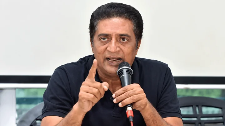 নেপাল বা বাংলাদেশের মতো নয়, ভারতে সরকার পরিবর্তন হবে গণতান্ত্রিক উপায়ে: প্রকাশ রাজ